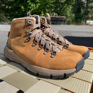 Women's Danner Mountain 600